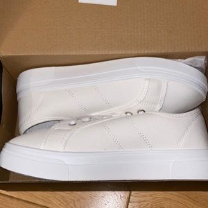Fashion nova sneakers